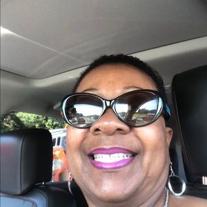 Meet your Posher, Levina